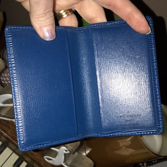 Louis Vuitton Epi Leather Card Holder - Picture 7 of 9